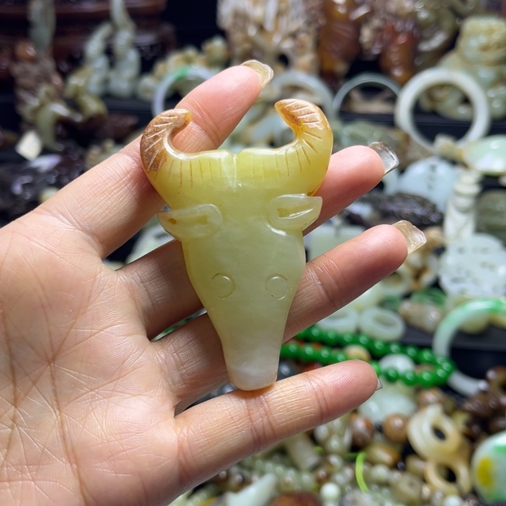 岫岩河磨玉（透闪石质玉）未镶嵌颈饰