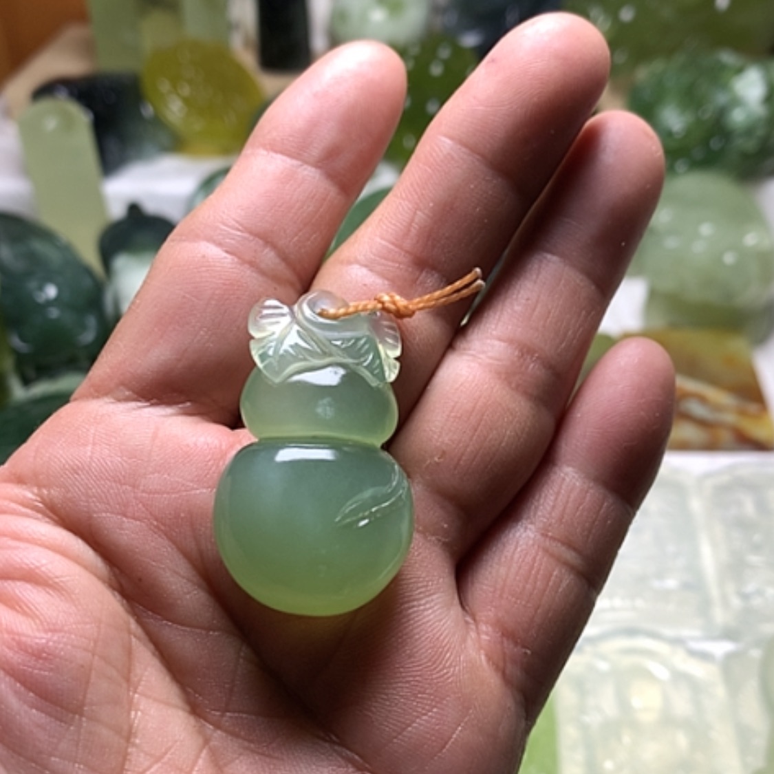 【闪购商品】蛇纹石玉颈饰合金