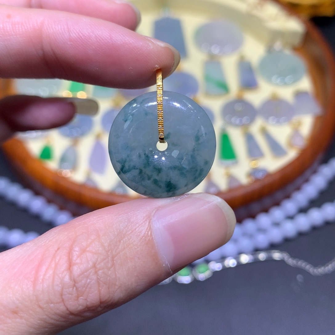 翡翠吊坠(不含链)18K金镶嵌
