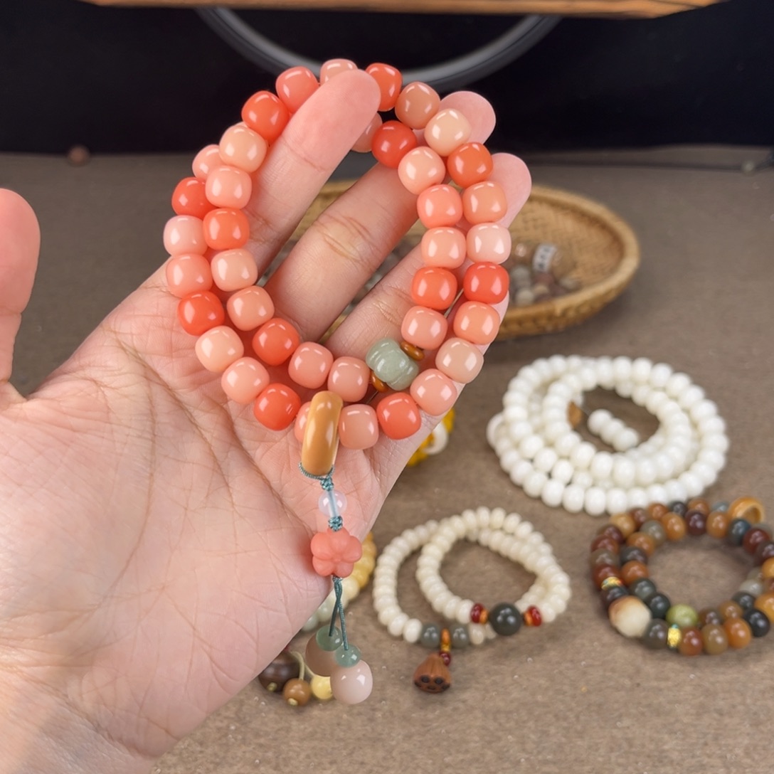 白玉菩提吊坠菩提