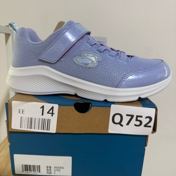 SKECHERS/斯凯奇Q752 女童运动鞋 37码