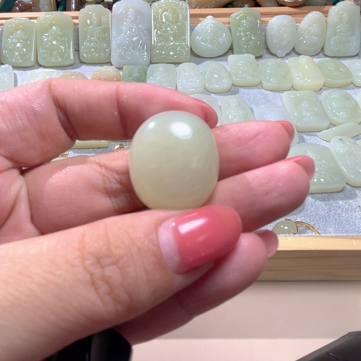 未镶嵌和田玉（糖玉）珠宝半成品