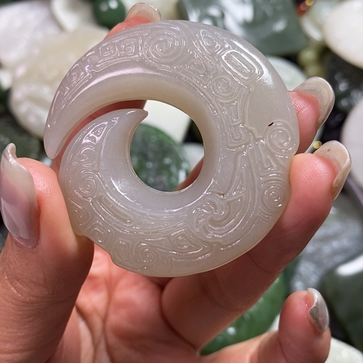 和田玉颈饰未镶嵌