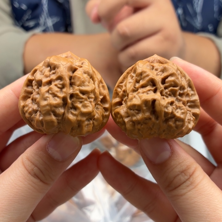 文玩核桃把件40左右蛤蟆