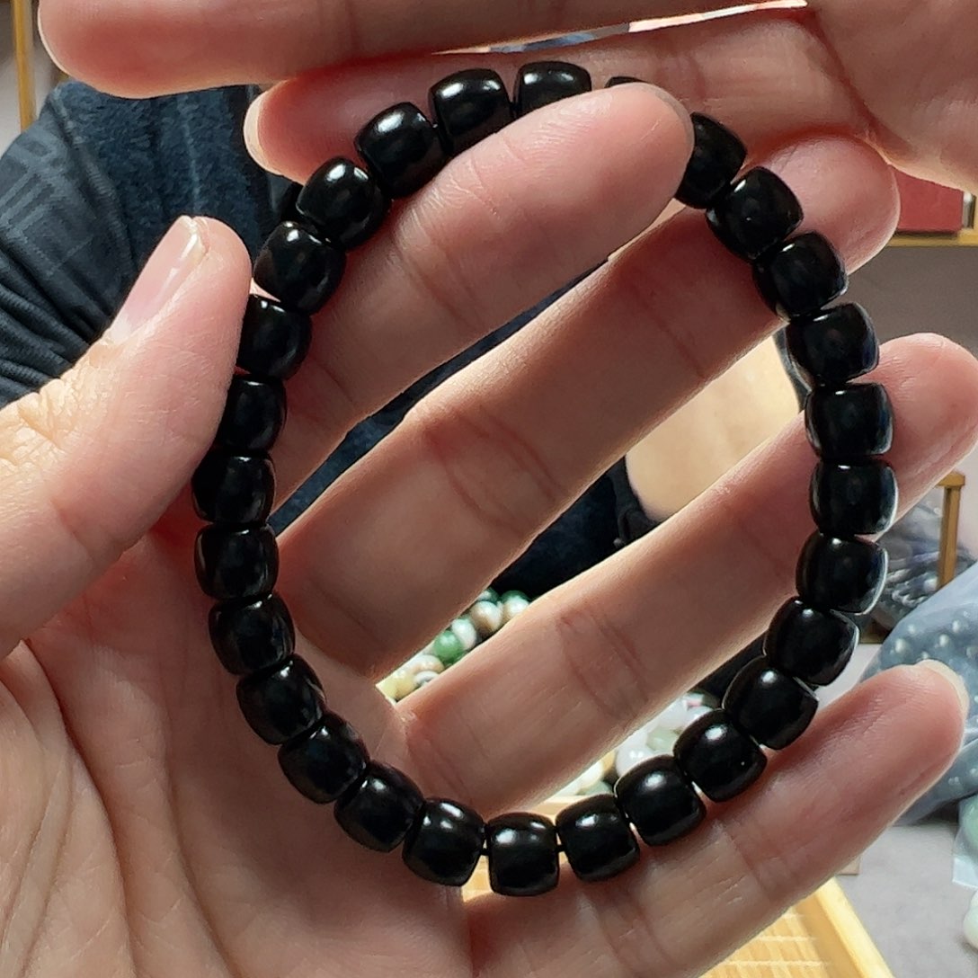 【闪购商品】和田玉手串未镶嵌卡8黑青