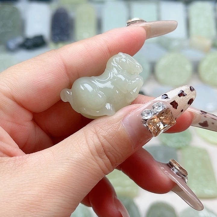 和田玉未镶嵌颈饰