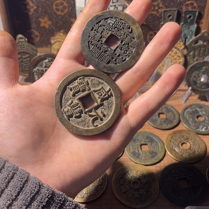 發***️大叶紫檀（黑酸枝木类）