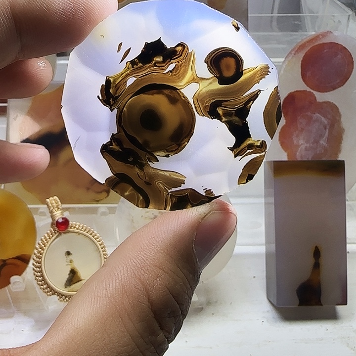 玛瑙/玉髓未镶嵌珠宝奇石