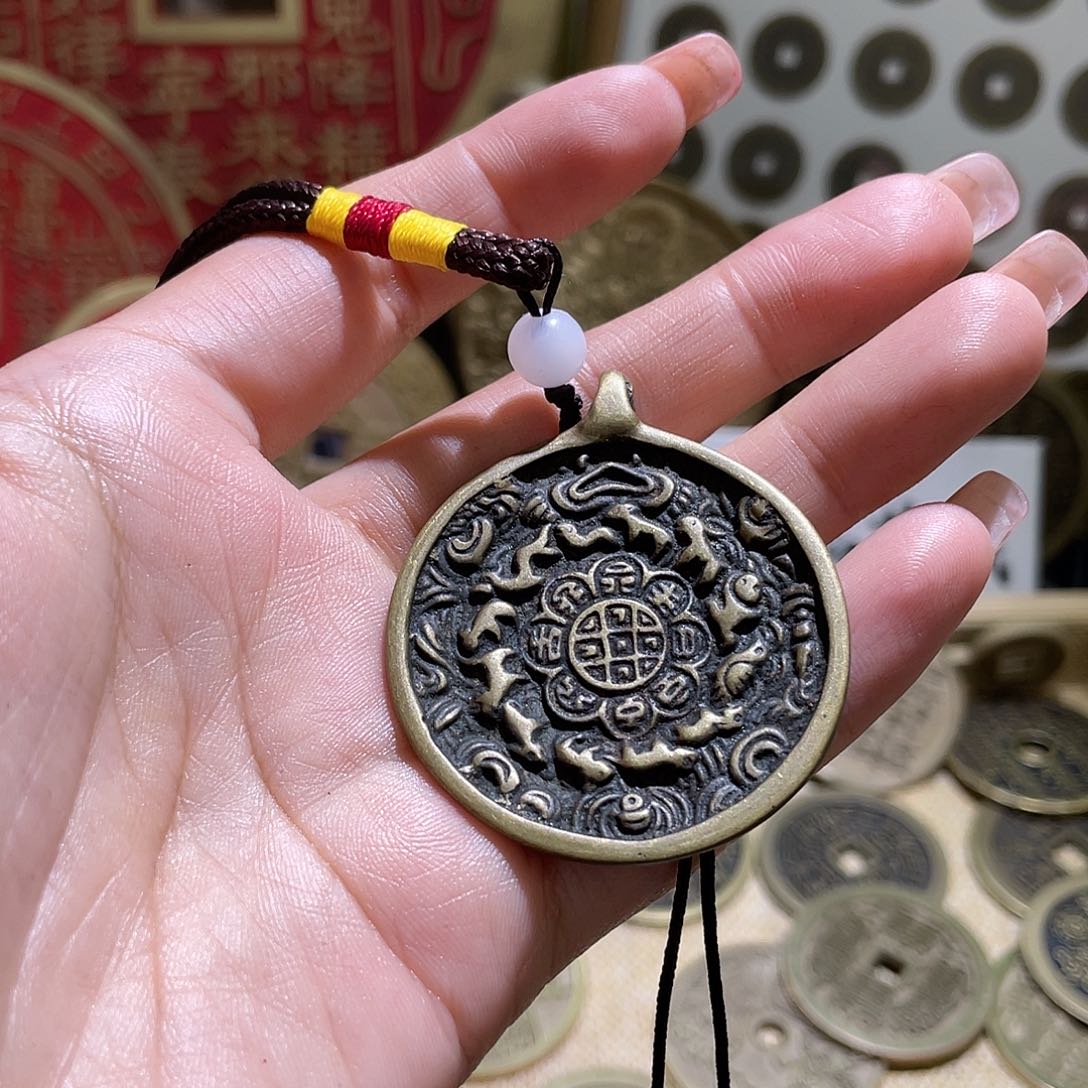 铜铜现代仿制工艺品花钱