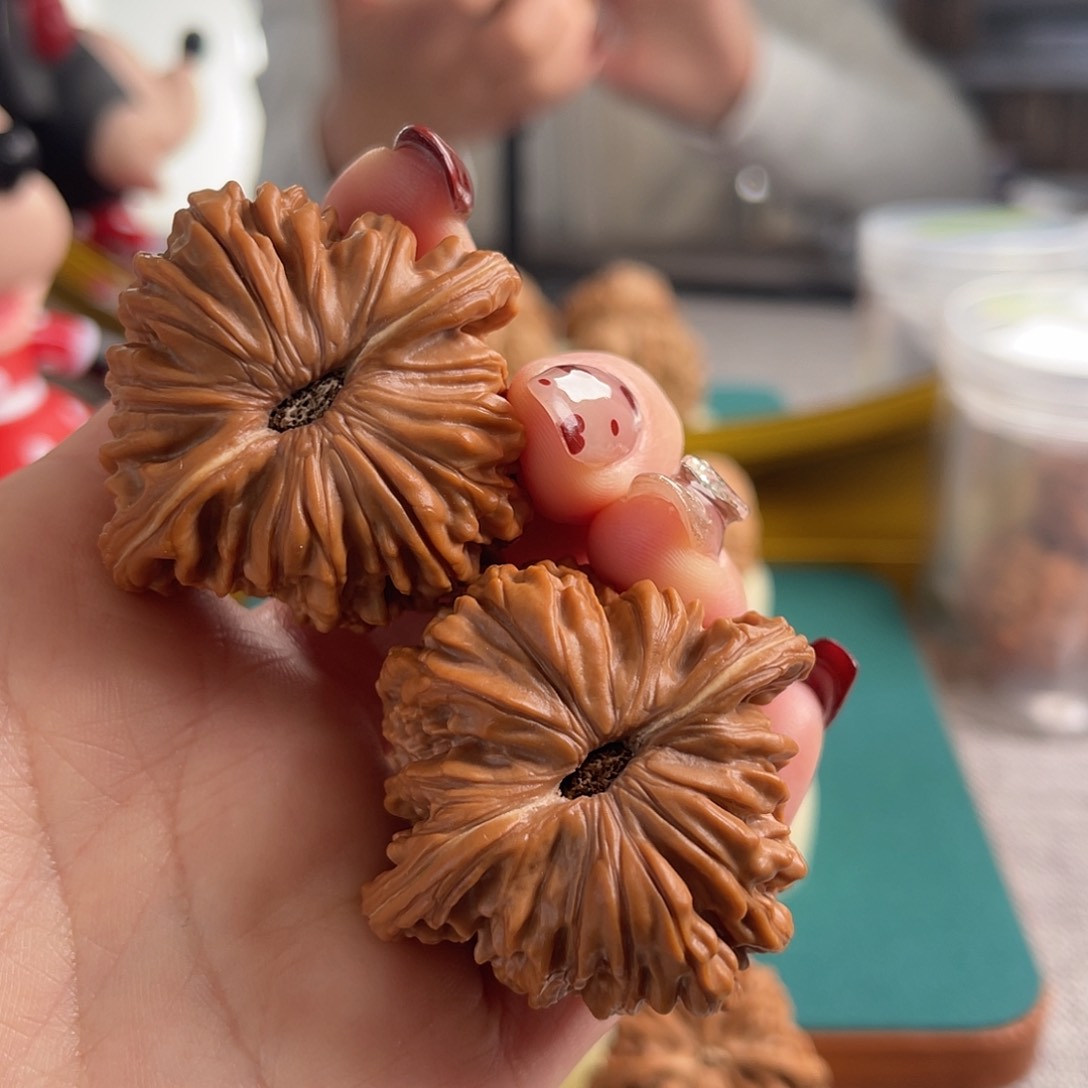 文玩核桃吊坠追*风46四座楼