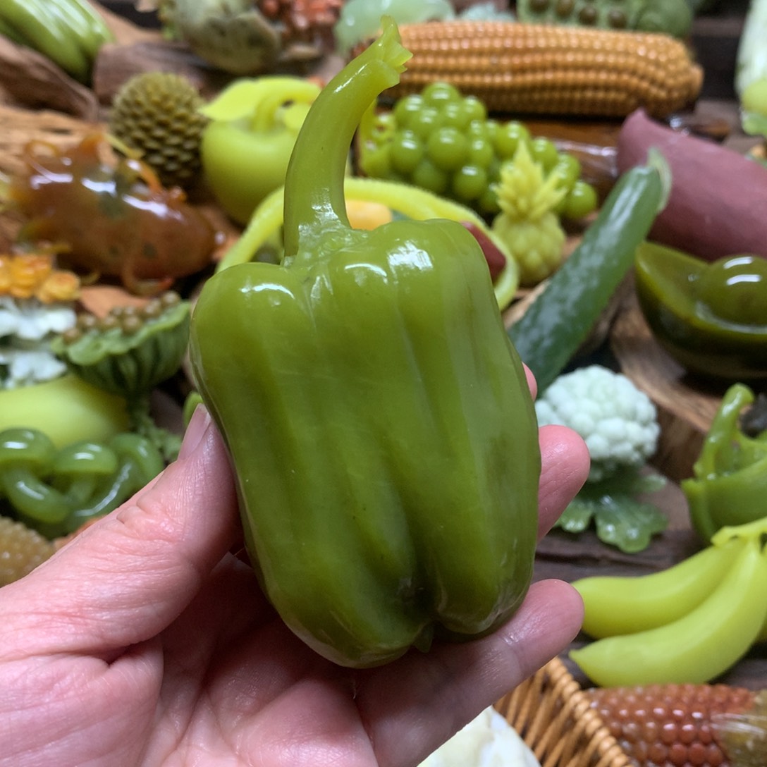 蛇纹石玉手把件未镶嵌