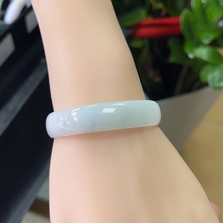 翡翠手链未镶嵌小瓶子