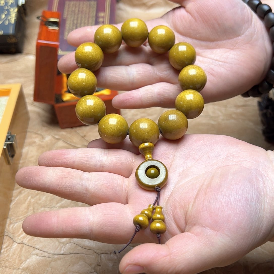 大叶紫檀（黑酸枝木类）