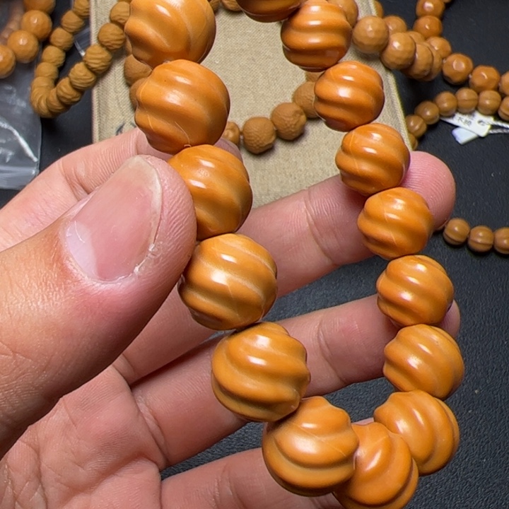 猴头核桃手串卡罗拉