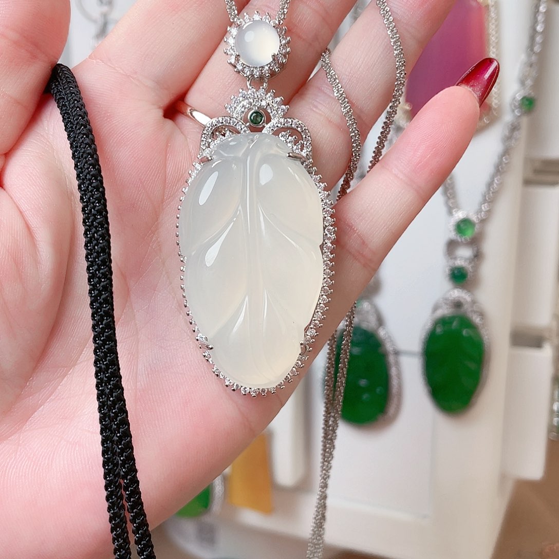 玛瑙/玉髓吊坠(赠链)未镶嵌