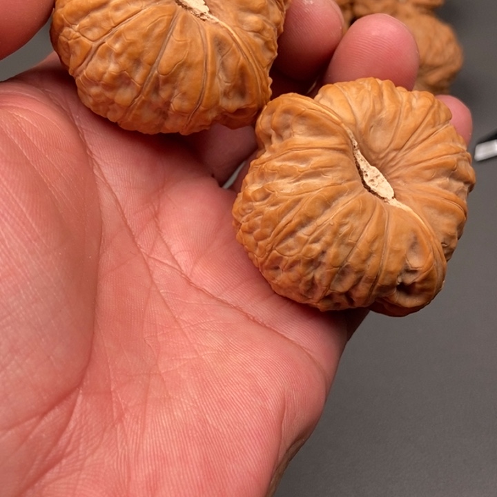 关***。吊坠桃核南瓜炖狮子头核桃