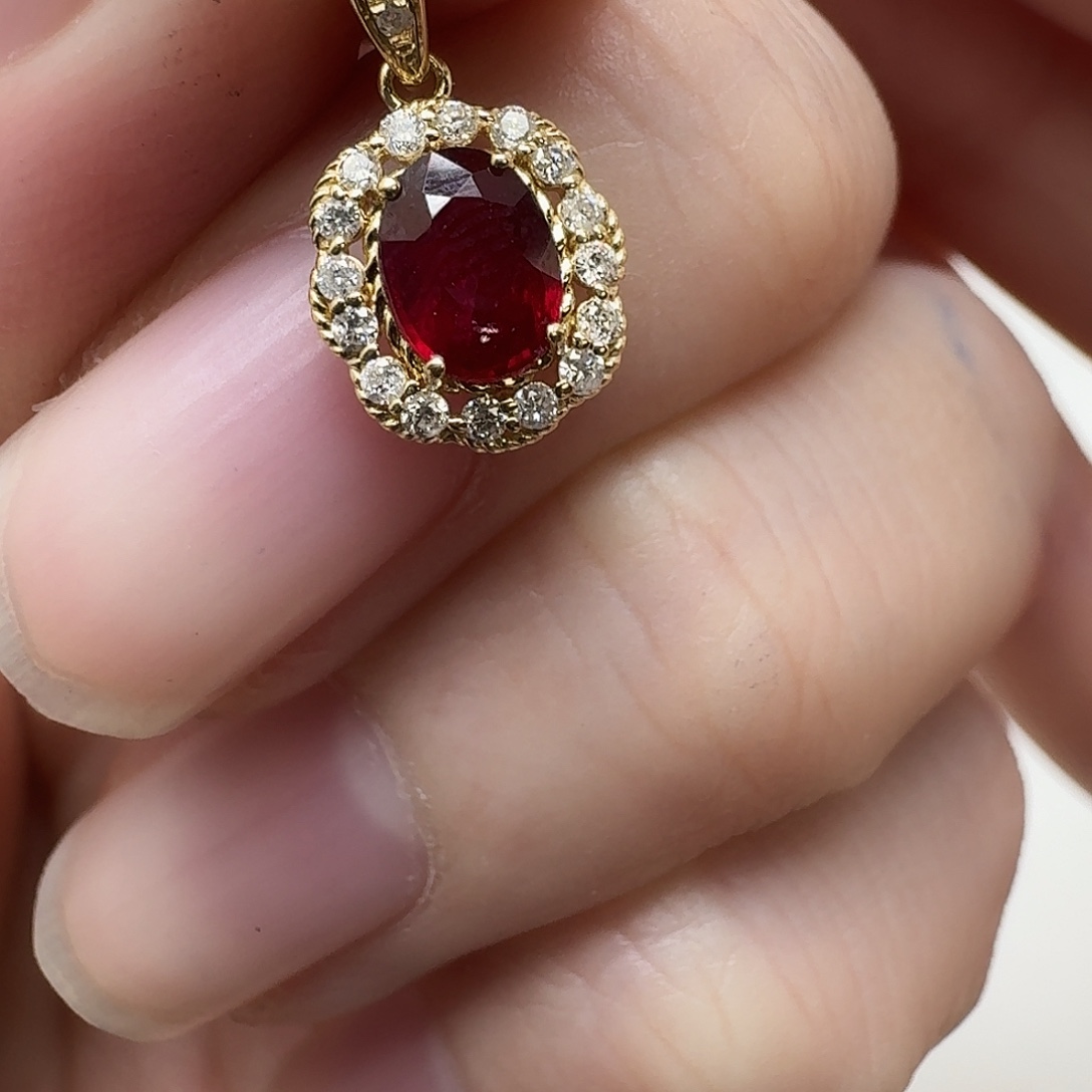颈饰18K金镶嵌红宝石