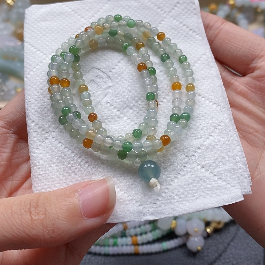 翡翠颈饰未镶嵌闪