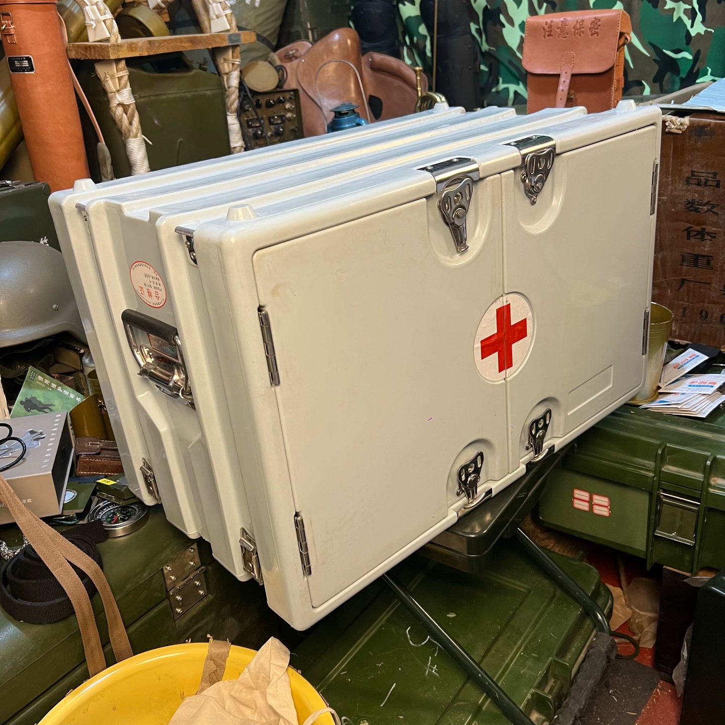 正品灰色卫生空投箱双开门双层全新库存