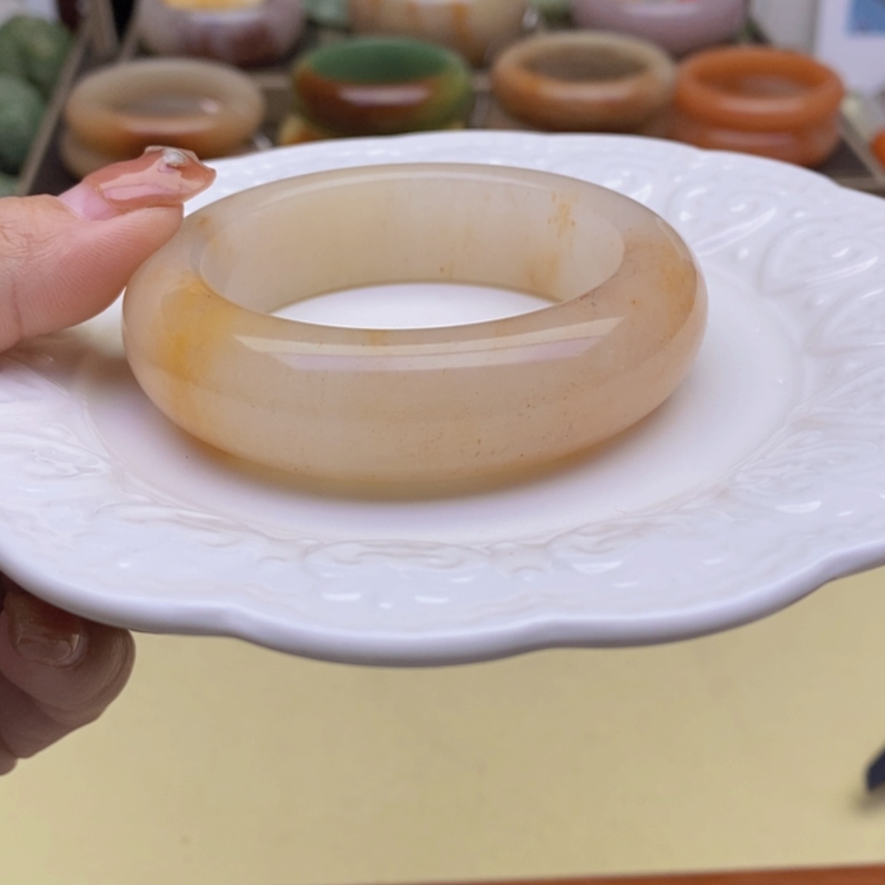 【闪购商品】石英质玉手镯未镶嵌