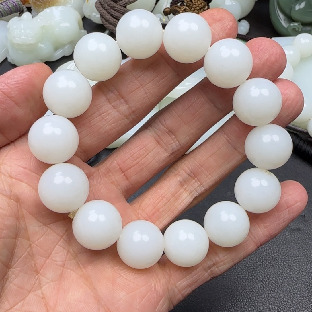 如***生和田玉（白玉）未镶嵌手链