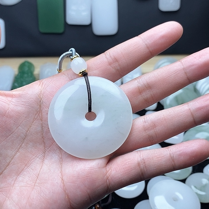 石英质玉颈饰未镶嵌?****6