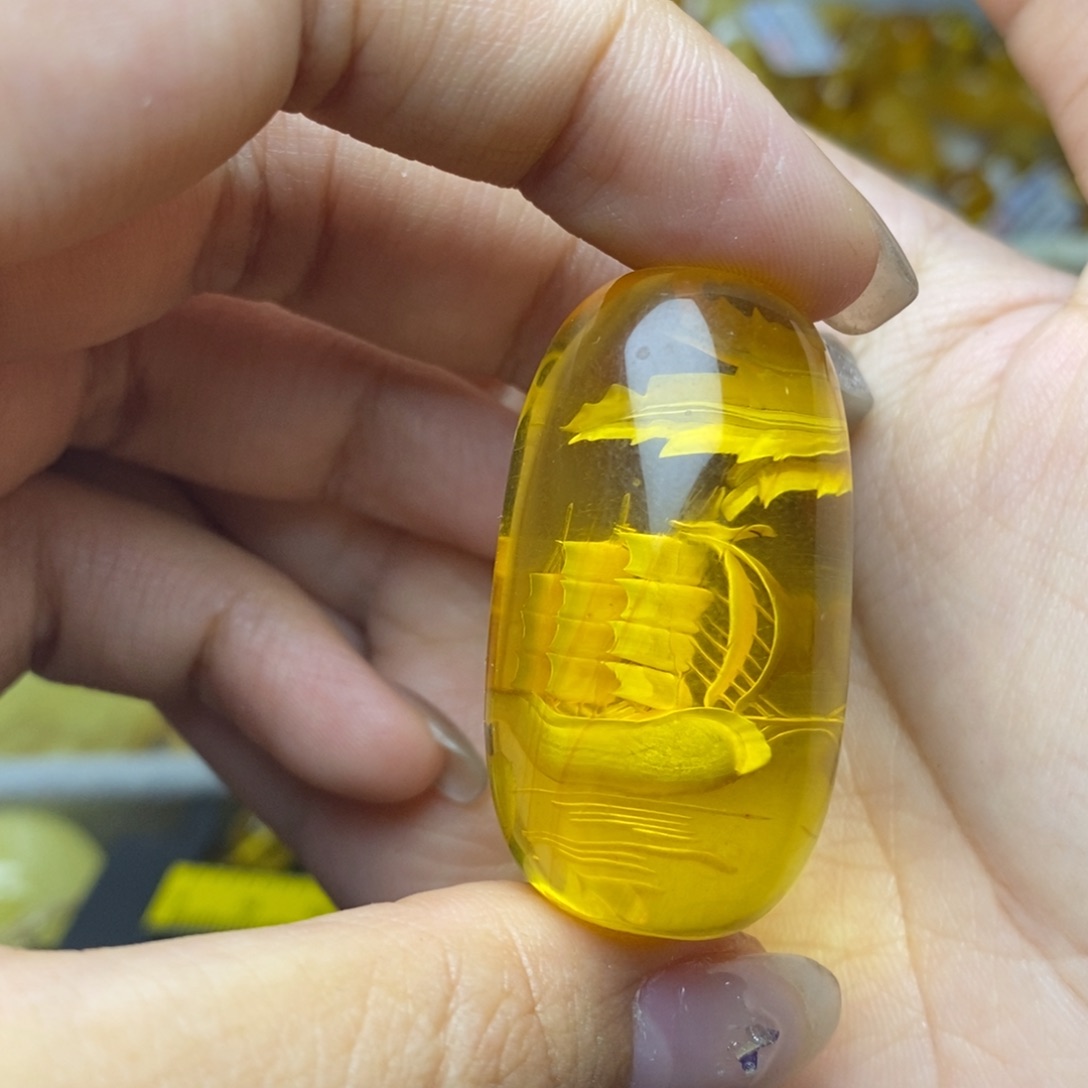 未镶嵌琥珀珠宝奇石