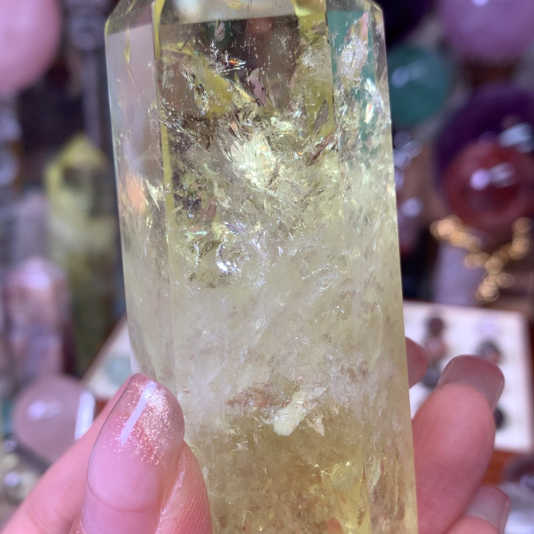 水晶珠宝半成品未镶嵌锦***?黄水晶柱子