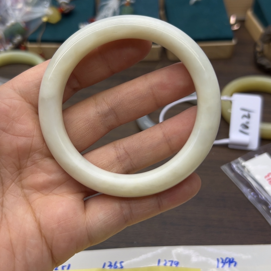 和田玉未镶嵌手镯59圈围1300