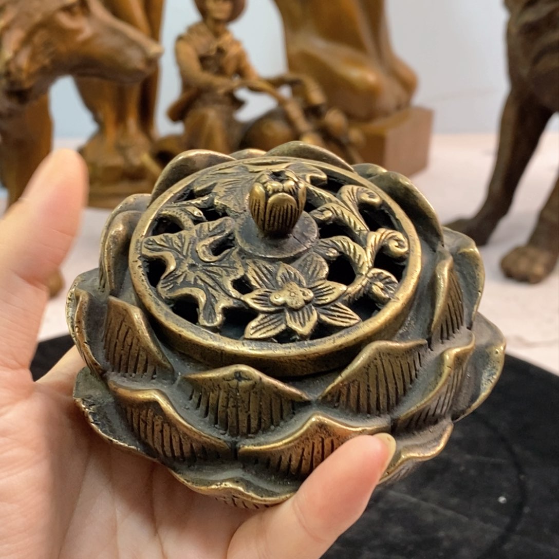黄铜材质，荷花香炉