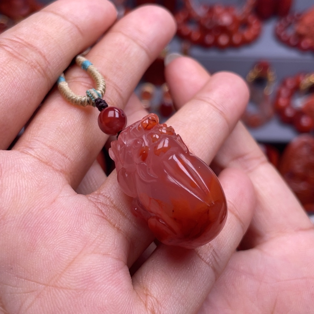未镶嵌南红玛瑙珠宝奇石貔貅吊坠
