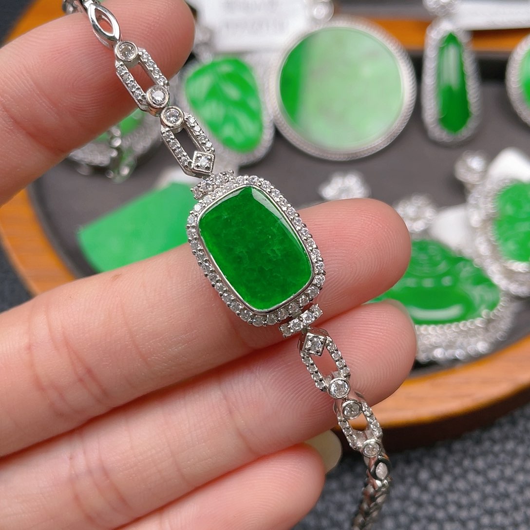 【闪购商品】翡翠吊坠(不含链)银S925镶嵌