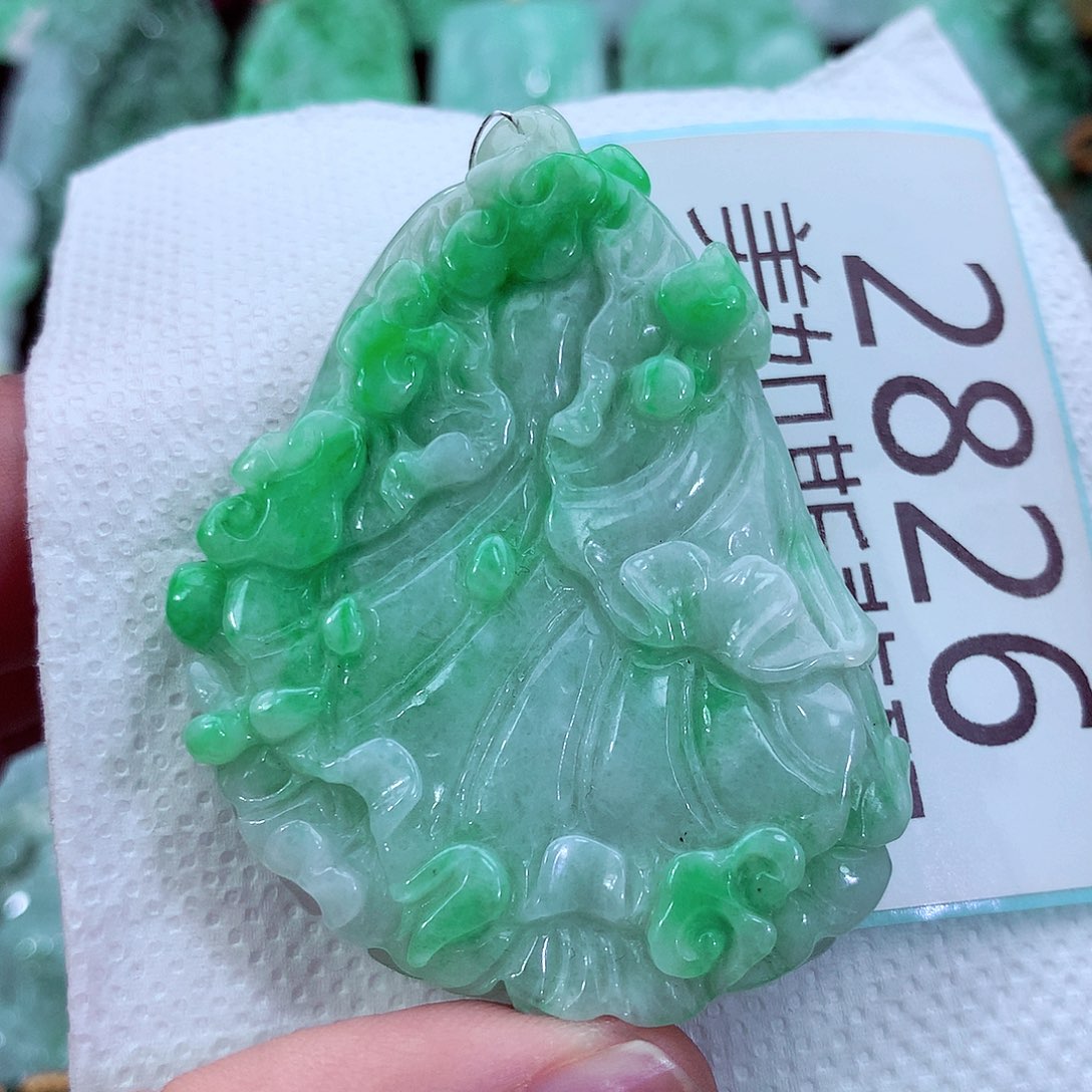 吊坠(不含链)未镶嵌翡翠