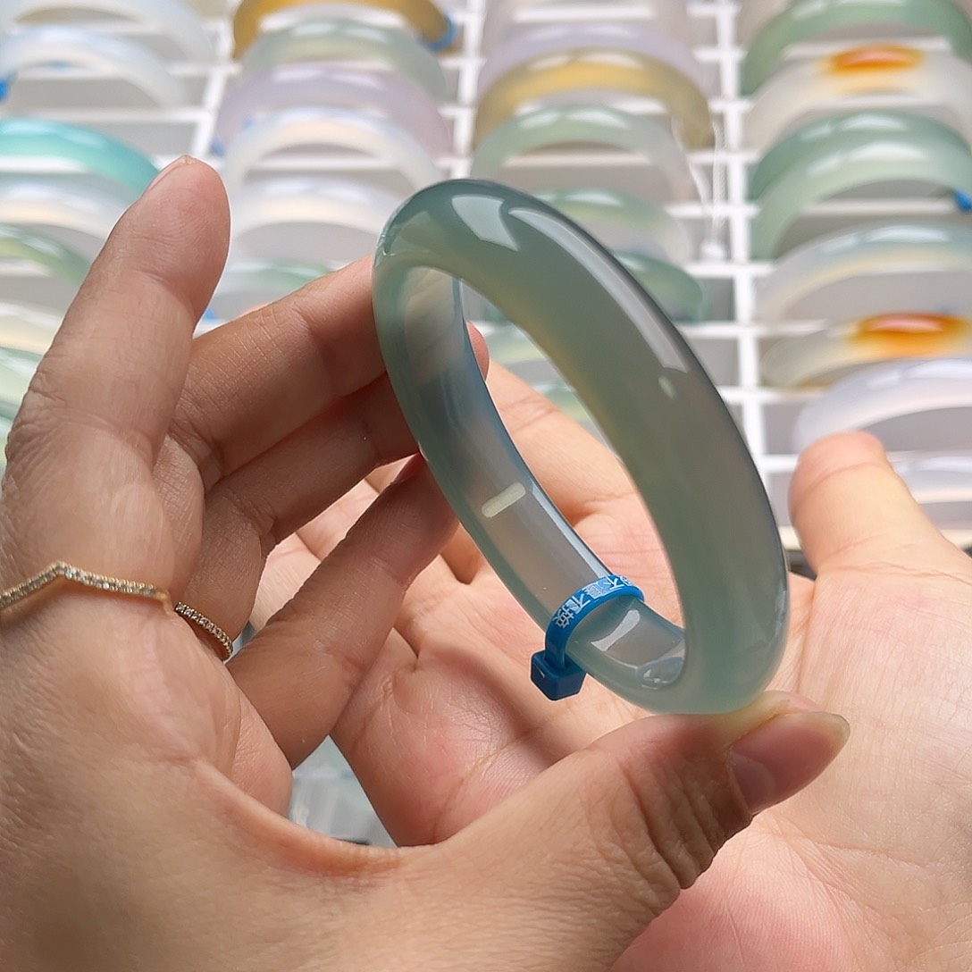 玛瑙/玉髓手镯未镶嵌5657