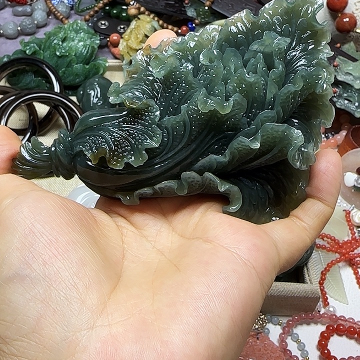 茱****和田玉未镶嵌珠宝奇石