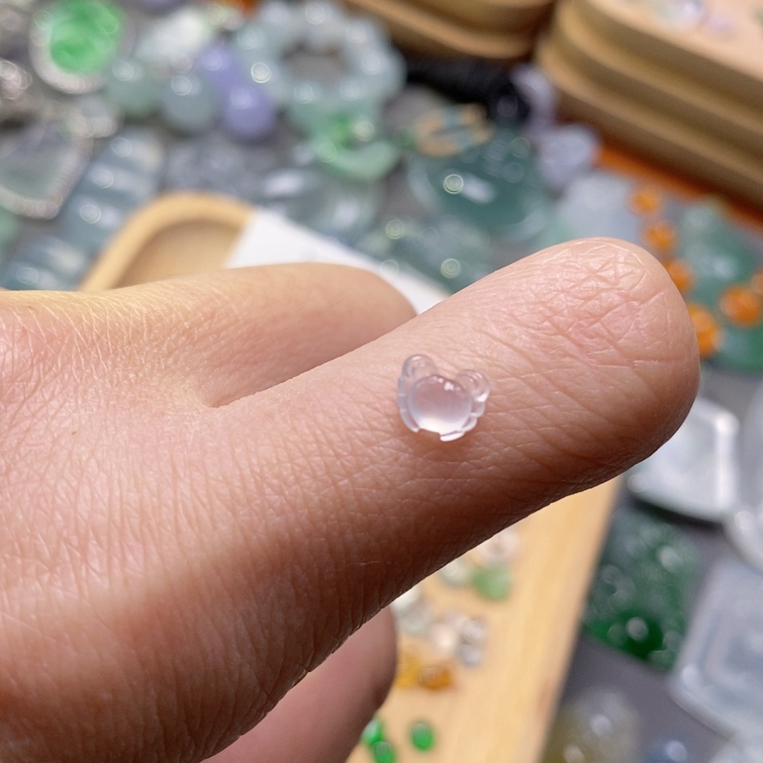 翡翠颈饰未镶嵌翡翠