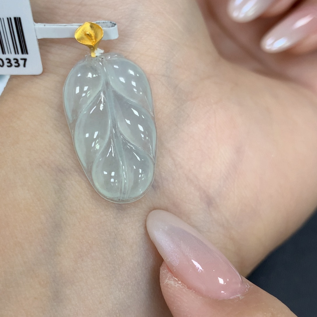 颈饰18K金镶嵌翡翠
