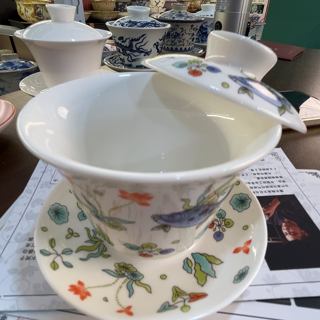 这些盖碗很漂亮！！！