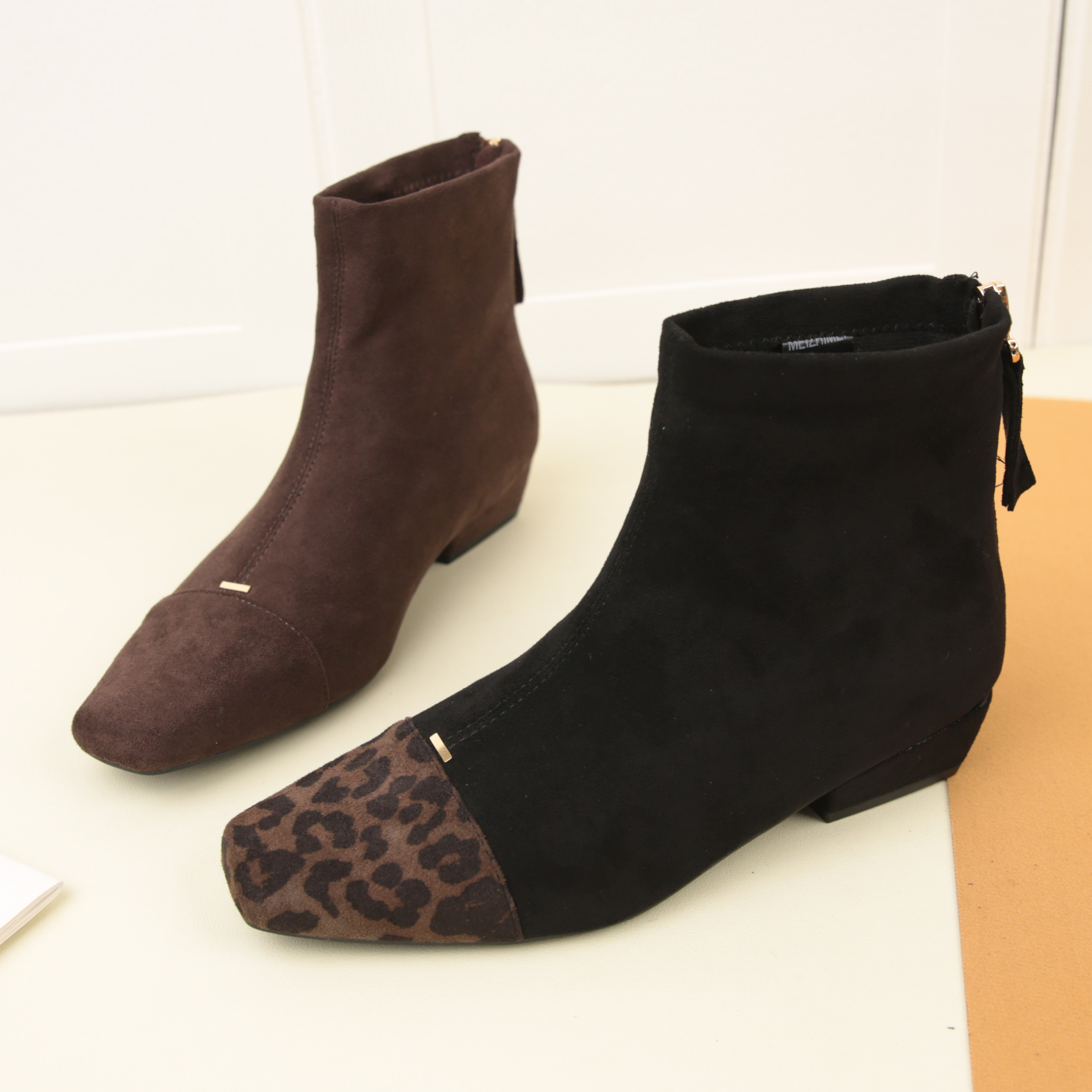 4030冬季新款方头粗跟豹纹拼接短靴女百搭绒面后拉链绒里瘦瘦靴