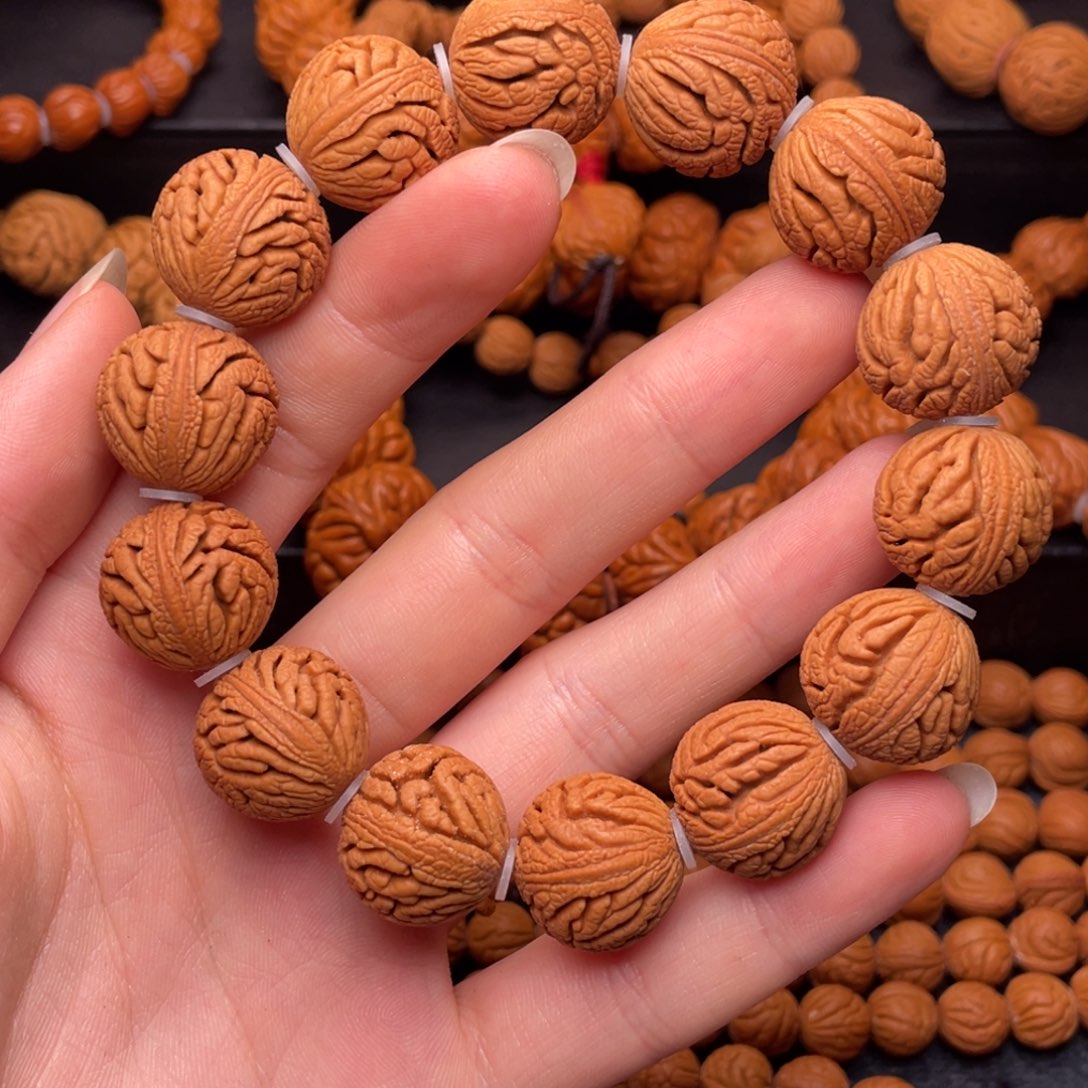 桃核吊坠绣球18。  