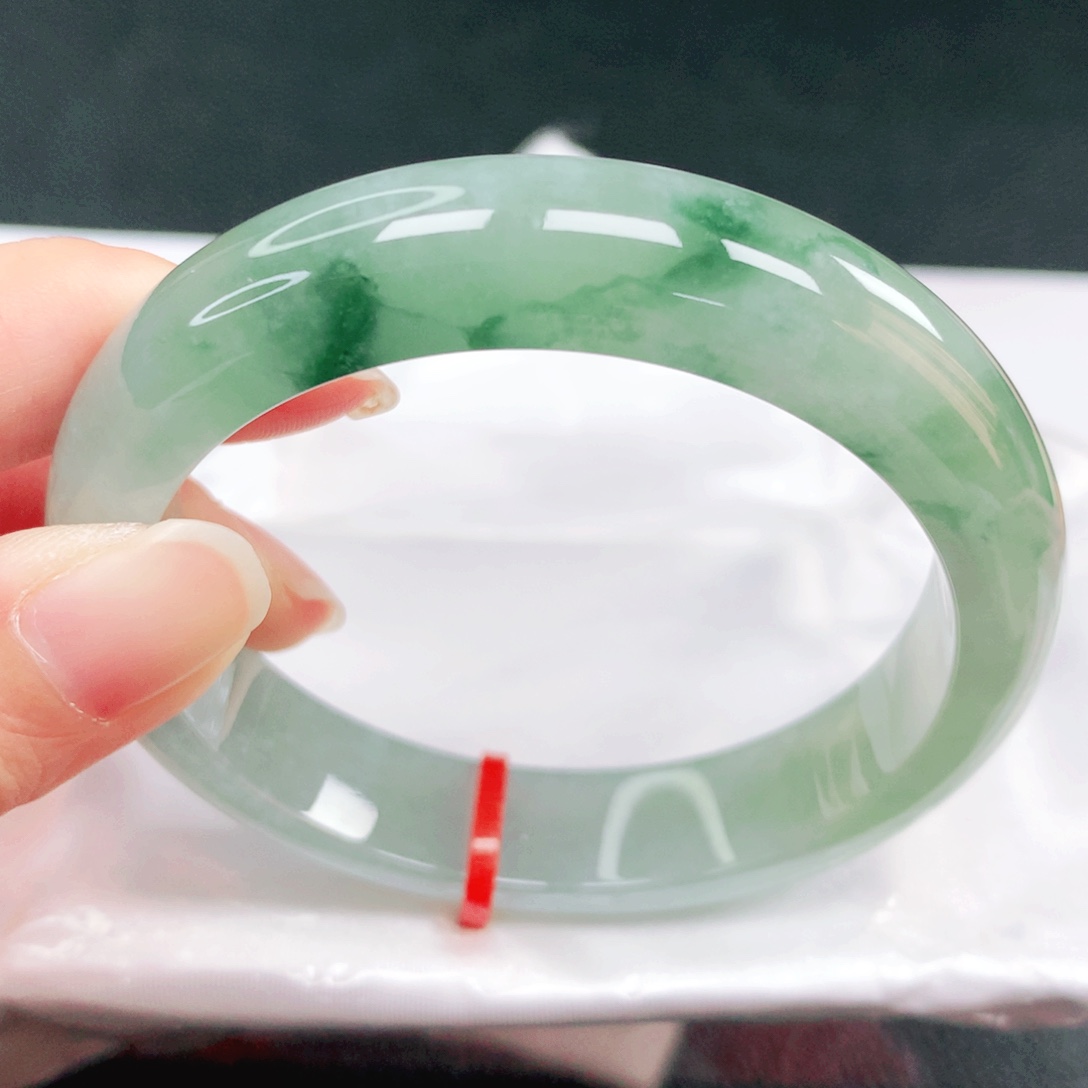 翡翠未镶嵌手镯57圈