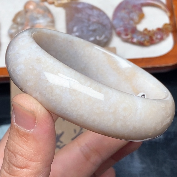 硅化珊瑚（珊瑚玉）手镯未镶嵌58.5