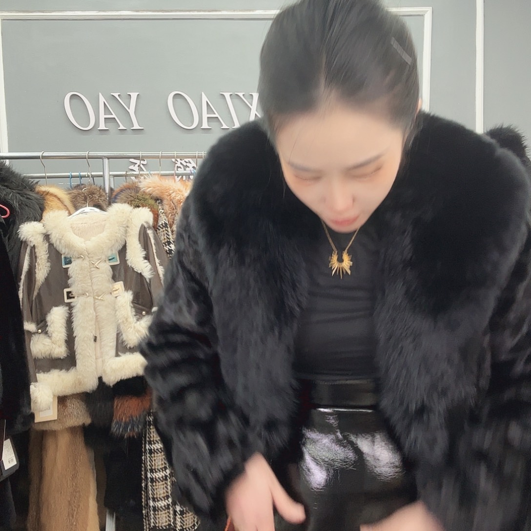 姚小妖家高端皮草