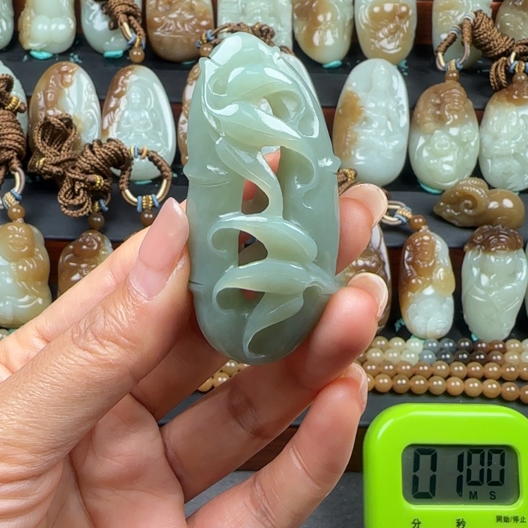 和田玉未镶嵌挂件绿**忆