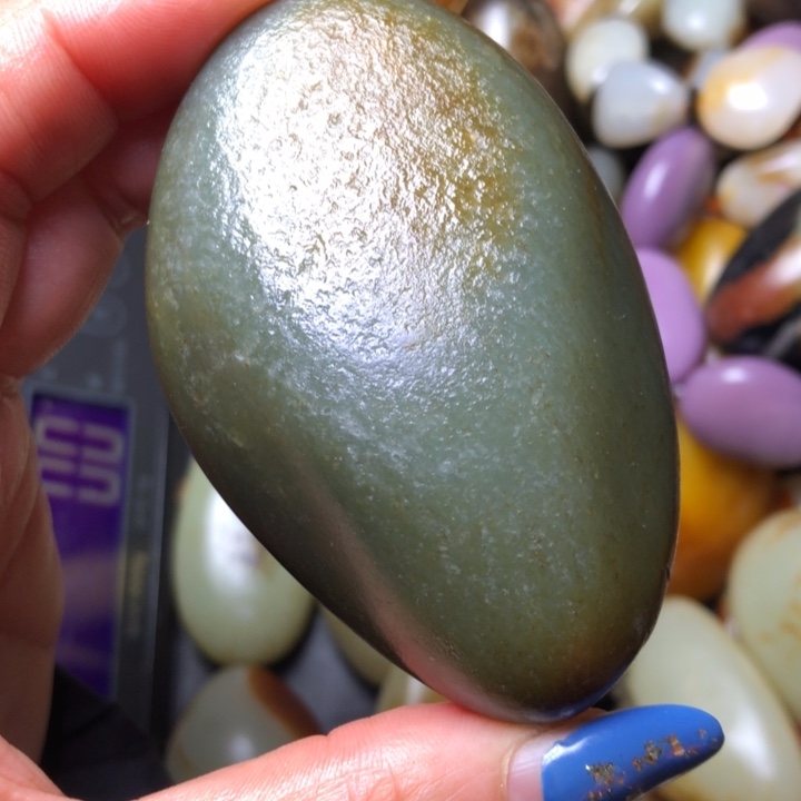 和田玉（翠青玉）未镶嵌珠宝奇石