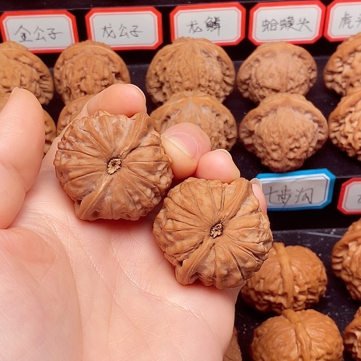 文玩核桃把件发****头石门38