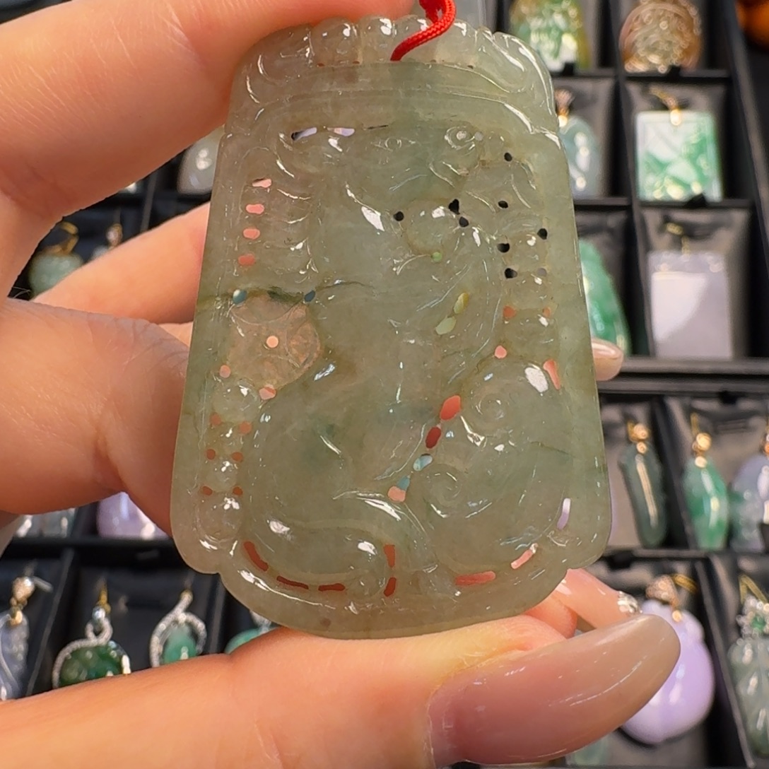 翡翠未镶嵌颈饰马上有钱