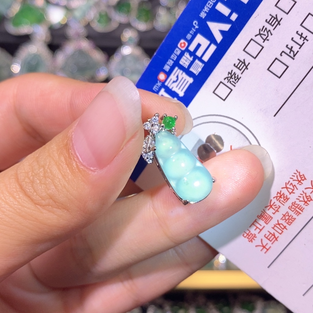 翡翠未镶嵌颈饰天然