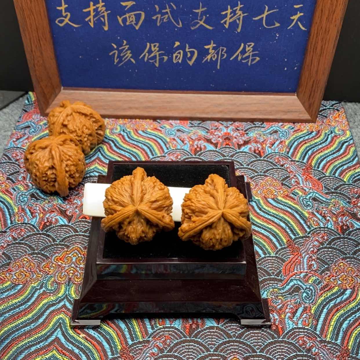 【闪购商品】手****名白狮