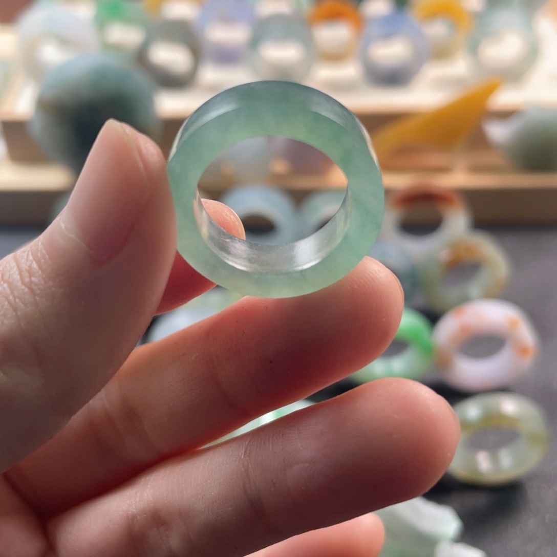 定制翡翠未镶嵌戒指